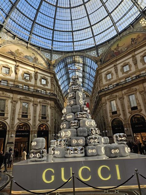 albero natale milano gucci